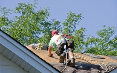 How to Perform a Basic Roof Inspection Safely Before a Roofer Arrives